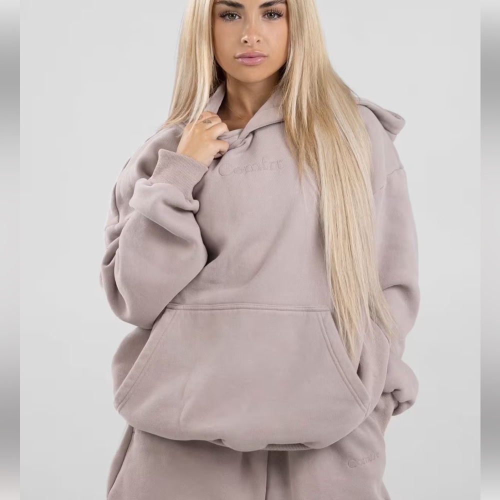 COMFRT SIGNATURE HOODIE